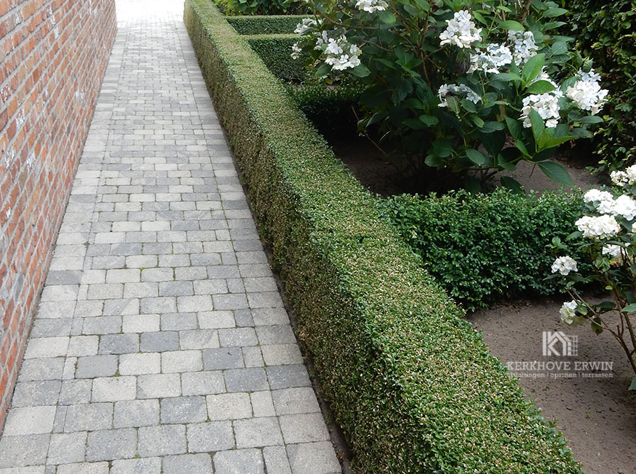 afsluitingen kerkhove opritten en terrassen